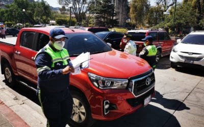 Sancionan a piloto por circulan con luces autorizadas para vehículos de emergencia