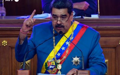 Maduro promete llevar a 1,5 millones de barriles diarios la colapsada producción petrolera de Venezuela