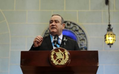 Presidente Giammattei analiza medidas por repunte de casos de COVID-19