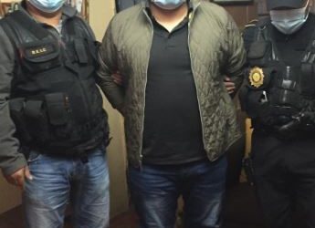 PNC arresta a profesor por distribuir pornografía a una adolescente