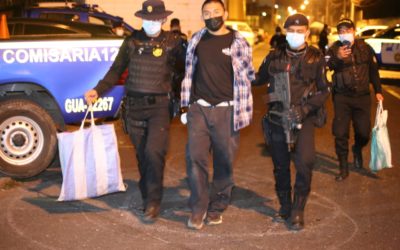 Alias «El Curo» fue capturado con fusil, subametralladora y chalecos antibalas