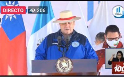Giammattei anuncia en Quetzaltenango llegada de 800 mil dosis de vacuna contra el COVID-19