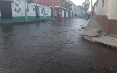 Perforación de pozo provocó alertas de vecinos que reportan fuga de agua potable en Xela
