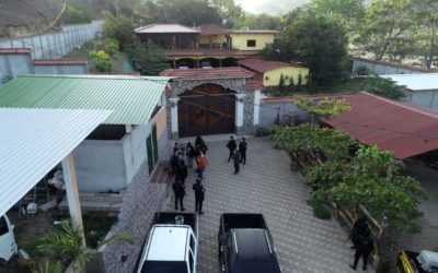 Allanamiento en propiedad de “Los Pelones”, momento en que realizan captura