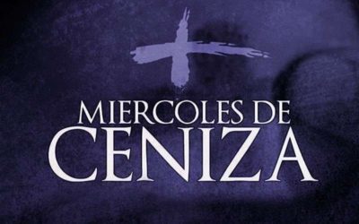 Sacerdotes esparcen ceniza en la cabeza de feligreses, así de atípico el inicio de la Cuaresma