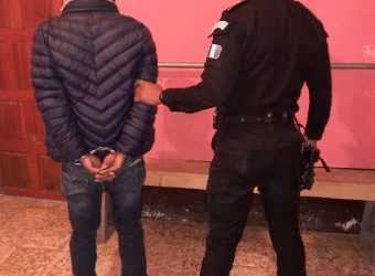 Detenido por agredir a su conviviente, una menor de edad