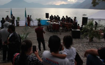 Conmemorando el Día de la Marimba con concierto a la orilla del lago de Atitlán