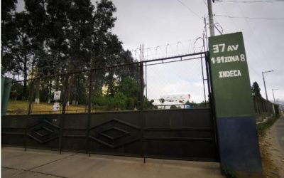 Trabajadores cierran instalaciones de Indeca en Quetzaltenango por despidos