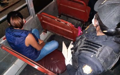 Menor que tenía activa dos alertas Alba Keneth fue localizada con tres armas de fuego en un bus de Xela