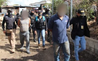 PNC arresta a padre e hijo y les incautan armas
