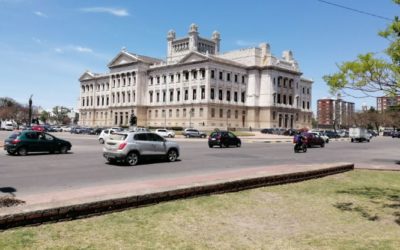 Uruguay: Parlamento suspende sesiones por casos de COVID-19