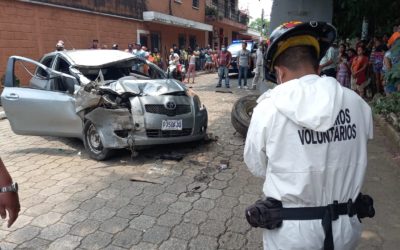 Piloto, herido de bala, se estrella contra camión en Mazatenango
