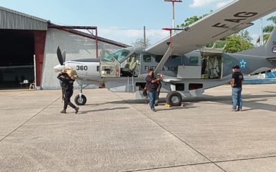 Localizan, en avioneta, 11 tulas con posibles ilícitos