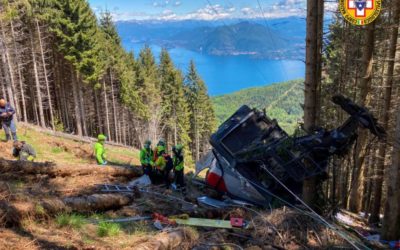 Tragedia en el norte de Italia: Se cayó un teleférico y murieron 12 personas
