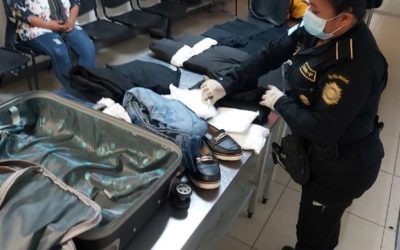 Capturan a colombiana en el Aeropuerto Internacional La Aurora