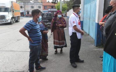 Así se complica la vacunación para guatemaltecos, con el procedimiento que ideó el gobierno