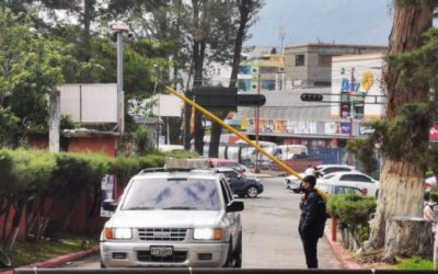 Reportan escasez de vacunas contra el COVID-19 en Xela