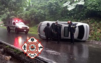 Abandonan vehículo luego de accidente