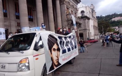 Manifestación pacífica en Xela: En desacuerdo con el gobierno y lento proceso de vacunación