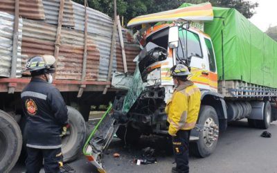 Copiloto de camión muere en accidente en la Interamericana