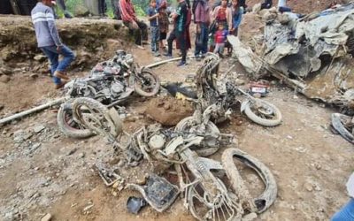 Siguen sin localizar a víctimas de derrumbe