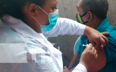 Nicaragua: baja vacunación y médicos advierten de nuevas variantes de COVID-19