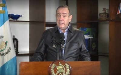 Giammattei anuncia vacunación de personas mayores de 25 años