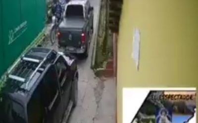 Piloto de camión no logra detener la marcha y arrolla a dos hermanos