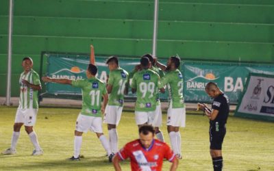 Xelajú pasó de golear a goleado en una semana. Antigua estrenó iluminación en su estadio y apagó a los chivos