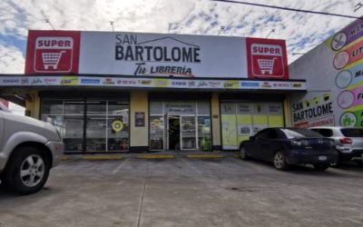 Librería San Bartolomé celebra 40 años de fundación en Quetzaltenango
