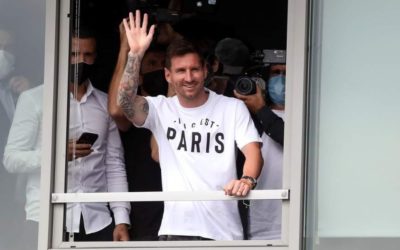 Ya es oficial: Leo Messi llegó a Francia para firmar con el PSG