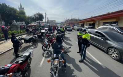PMTQ sanciona a 34 motoristas y consigna dos motocicletas