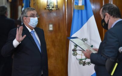 Francisco Coma, asume como ministro de Salud, es el tercero en lo que va del gobierno de Giammattei