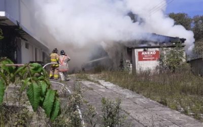 Incendio en anexo de hotel en la zona 5 de Quetzaltenango