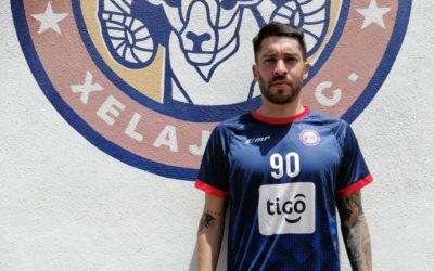 Día de destituciones en Xelajú, el club ahora informa la baja del argentino Nicolás González