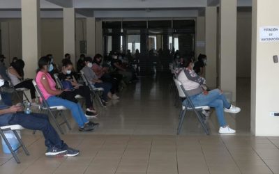 ¿Cuántas personas se vacunaron este 20 de octubre en Xela y cuáles son los puestos habilitados para mañana?