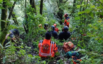 Después de 19 horas de búsqueda, rescatan a turistas que se encontraban extraviados en el volcán San Pedro