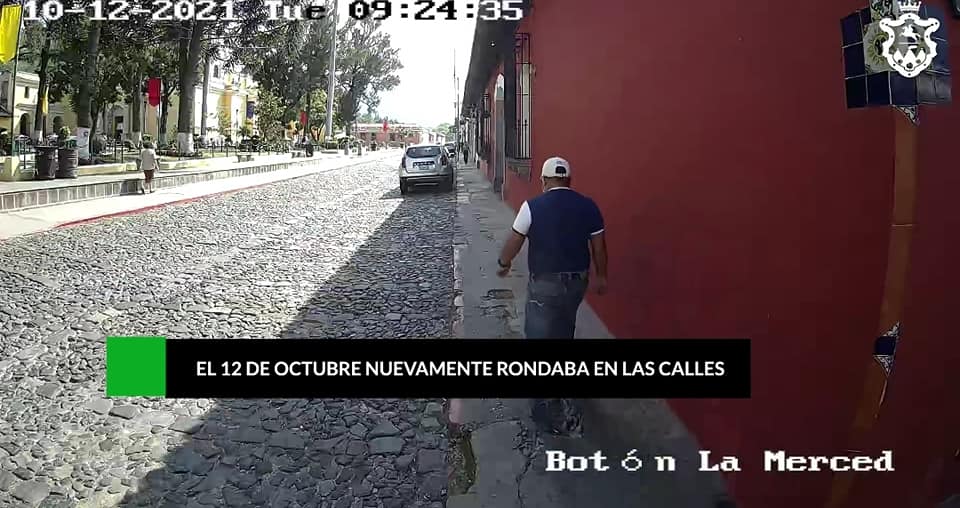Un robacarros fue captado por cámaras de seguridad en Antigua Guatemala
