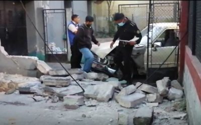 Deja abandonados a menores de edad luego de colisionar contra inmueble en la zona 3 de Xela