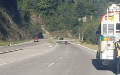Dos hombres fueron vapuleados acusados de asaltar un bus en la Ruta Interamericana