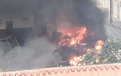 Exmilitares causan disturbios en el Congreso de Guatemala donde incendiaron vehículos y destruyeron oficinas