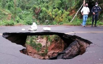 Comunidades incomunicadas por colapso de carretera