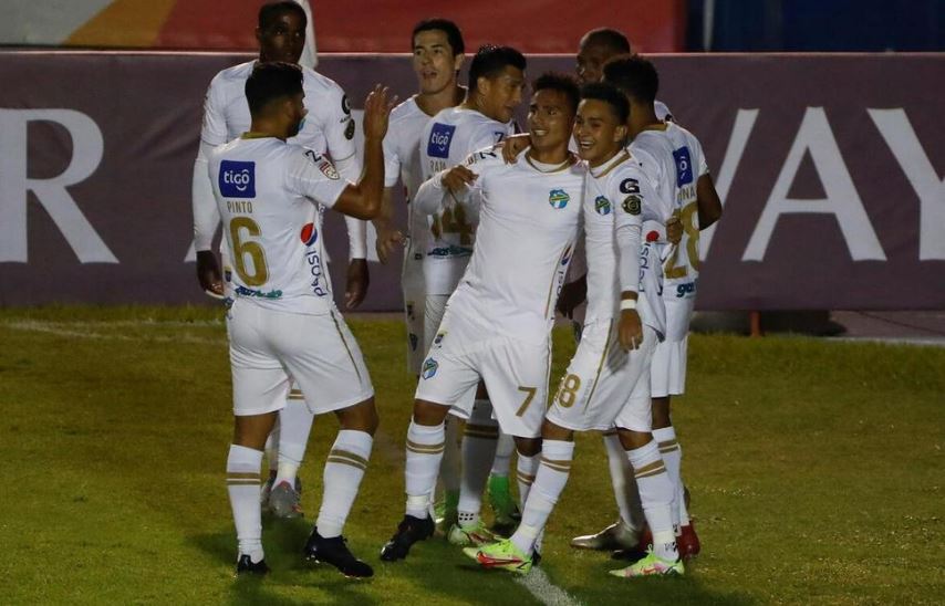Comunicaciones eliminó a Saprissa y Guatemala tendrá un finalista en la Liga Concacaf