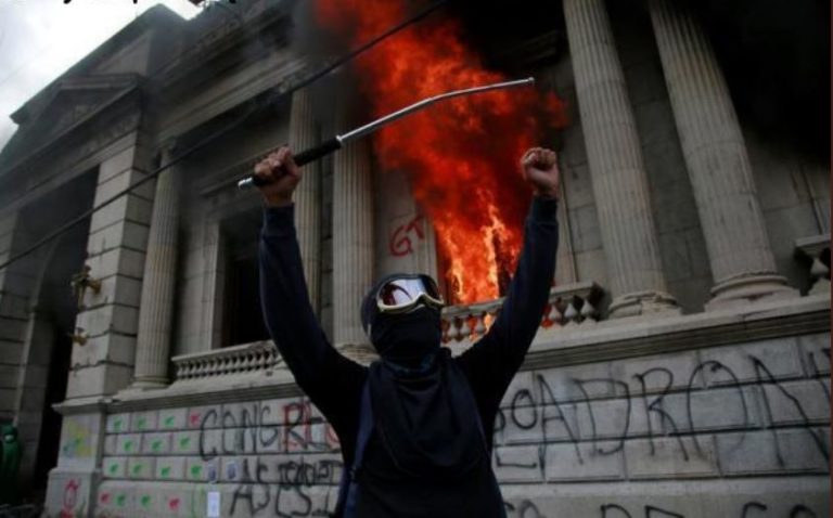 Allanamientos y capturas por caso de manifestaciones donde resultó incendiado el Congreso de Guatemala en noviembre 2020