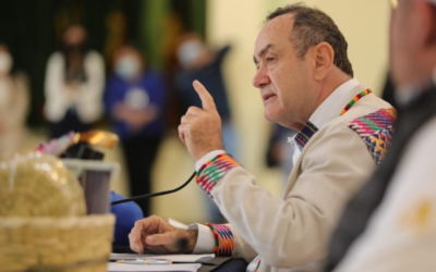 Presidente Alejandro Giammattei insiste en clases presenciales en 2022