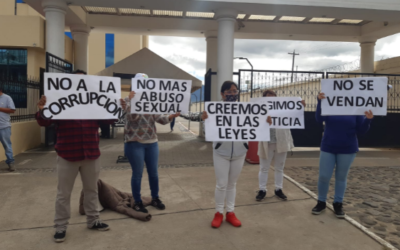 Manifiestan frente al Centro Regional de Justicia de Xela, ¿Qué exigen?
