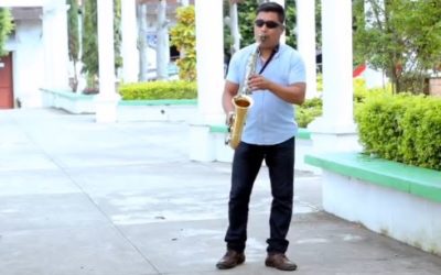 Agente de PNC compone melodía para su progenitor