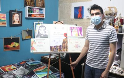 Joven quetzalteco busca abrirse campo en las artes plásticas, esta es su historia