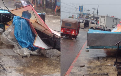 Lluvia acompañada de fuertes vientos en Suchitepéquez, ocasionaron caída de rótulo