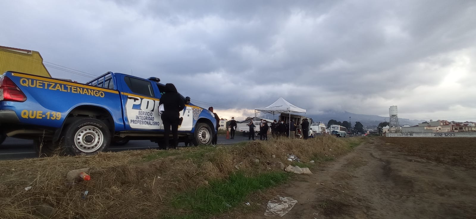 Incautan más de Q. 140 mil pero no capturaron al motorista que llevaba el dinero Incautan más de Q. 140 mil pero no capturaron al motorista que llevaba el dinero